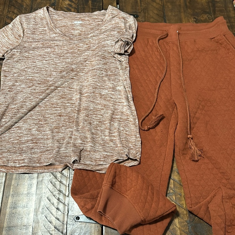 Jogger and tee combo